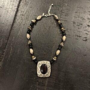 Chico’s Pewter-Tone Choker Necklace Inset Cabachon Pendant Beads Chain